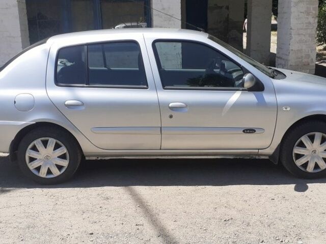 Серый Рено Клио, объемом двигателя 1.4 л и пробегом 200 тыс. км за 4600 $, фото 1 на Automoto.ua