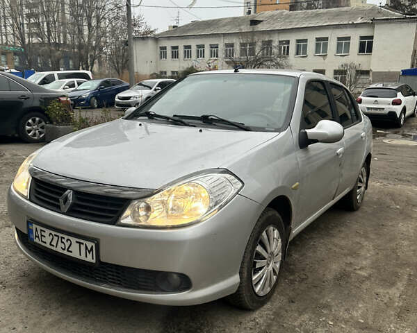 Серый Рено Клио, объемом двигателя 1.39 л и пробегом 202 тыс. км за 4400 $, фото 1 на Automoto.ua