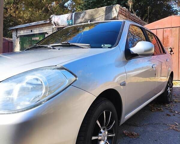 Серый Рено Клио, объемом двигателя 1.4 л и пробегом 195 тыс. км за 4900 $, фото 1 на Automoto.ua