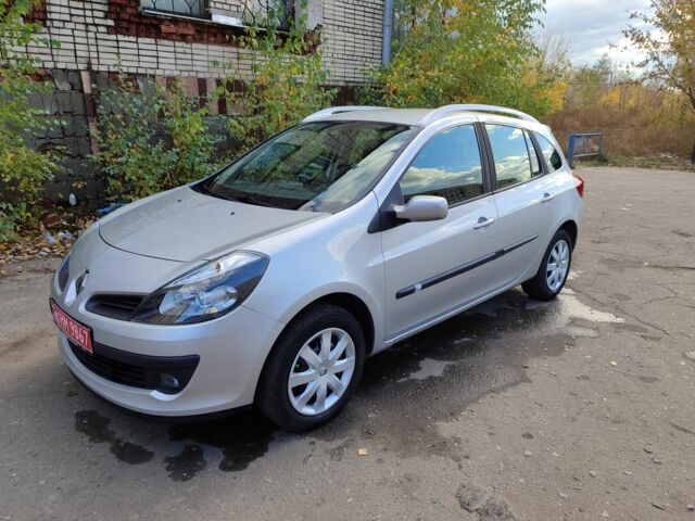 Рено Клио 2007 в Славянске на Automoto.ua Серый Рено Клио, объемом двигателя 1.2 л и пробегом 177 тыс. км за 5550 $, фото 1 на Automoto.ua
