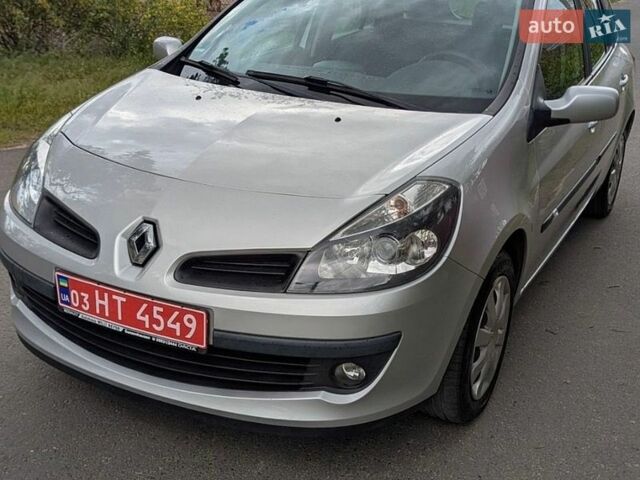Серый Рено Клио, объемом двигателя 1.2 л и пробегом 150 тыс. км за 5500 $, фото 1 на Automoto.ua