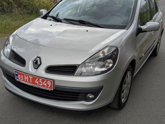 Серый Рено Клио, объемом двигателя 0 л и пробегом 150 тыс. км за 5500 $, фото 1 на Automoto.ua