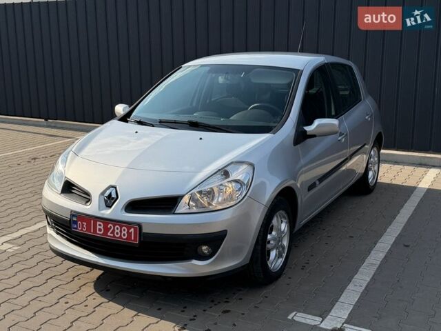 Серый Рено Клио, объемом двигателя 1.6 л и пробегом 103 тыс. км за 6550 $, фото 1 на Automoto.ua