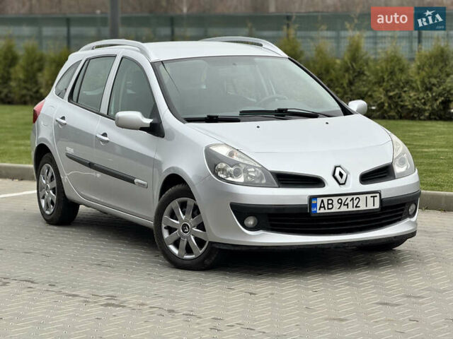 Сірий Рено Кліо, об'ємом двигуна 1.2 л та пробігом 241 тис. км за 5200 $, фото 1 на Automoto.ua