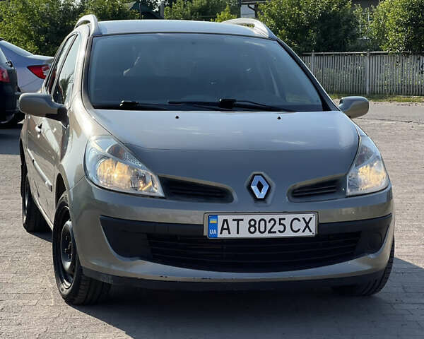 Сірий Рено Кліо, об'ємом двигуна 1.46 л та пробігом 174 тис. км за 4100 $, фото 1 на Automoto.ua