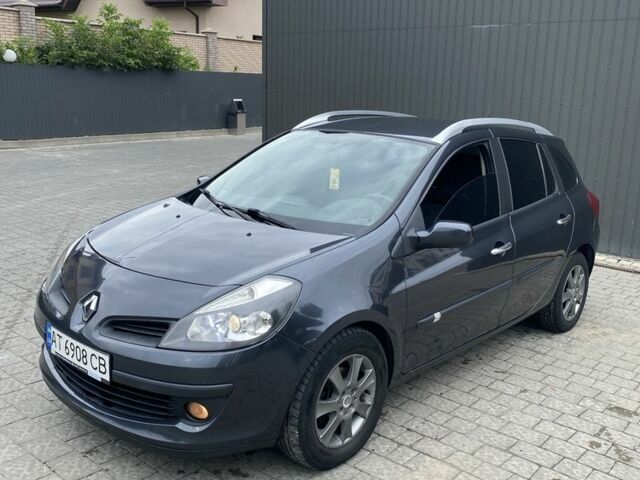 Серый Рено Клио, объемом двигателя 1.5 л и пробегом 240 тыс. км за 4492 $, фото 1 на Automoto.ua
