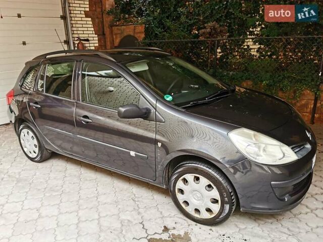 Серый Рено Клио, объемом двигателя 1.2 л и пробегом 260 тыс. км за 5500 $, фото 1 на Automoto.ua