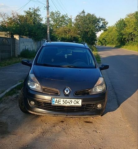Серый Рено Клио, объемом двигателя 1.2 л и пробегом 230 тыс. км за 5000 $, фото 1 на Automoto.ua
