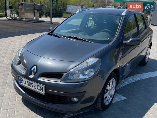 Серый Рено Клио, объемом двигателя 0 л и пробегом 160 тыс. км за 4900 $, фото 1 на Automoto.ua