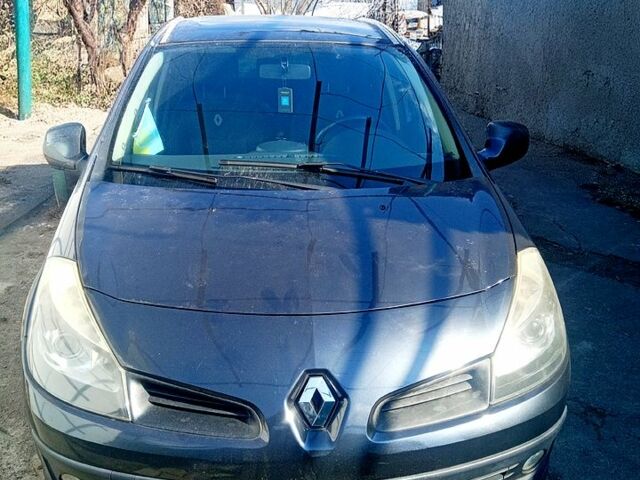 Серый Рено Клио, объемом двигателя 1.2 л и пробегом 180 тыс. км за 5000 $, фото 1 на Automoto.ua