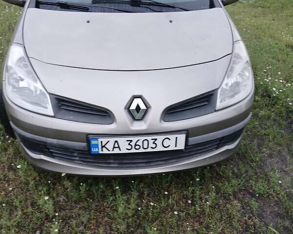 Серый Рено Клио, объемом двигателя 1.15 л и пробегом 221 тыс. км за 4500 $, фото 1 на Automoto.ua