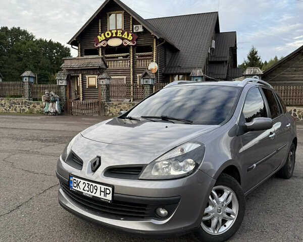 Серый Рено Клио, объемом двигателя 1.5 л и пробегом 215 тыс. км за 6350 $, фото 1 на Automoto.ua