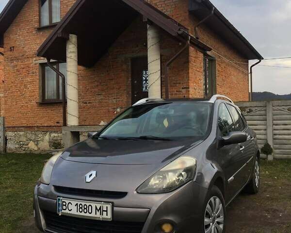 Серый Рено Клио, объемом двигателя 1.5 л и пробегом 200 тыс. км за 6000 $, фото 1 на Automoto.ua