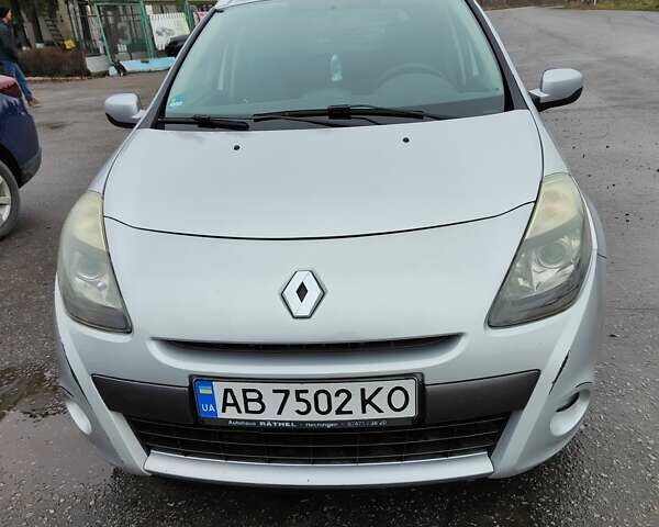 Серый Рено Клио, объемом двигателя 1.2 л и пробегом 232 тыс. км за 4850 $, фото 1 на Automoto.ua