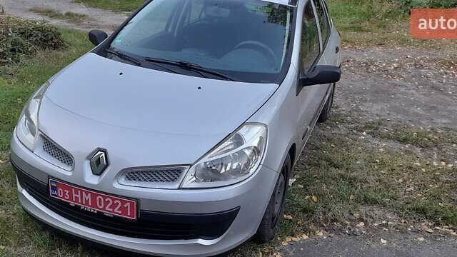 Серый Рено Клио, объемом двигателя 1.2 л и пробегом 200 тыс. км за 5200 $, фото 1 на Automoto.ua