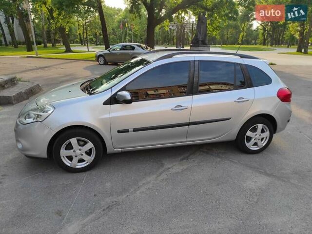 Сірий Рено Кліо, об'ємом двигуна 1.15 л та пробігом 217 тис. км за 4600 $, фото 1 на Automoto.ua