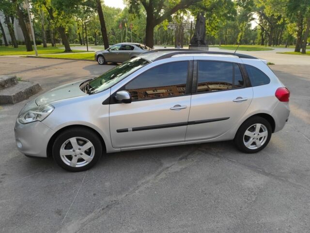 Сірий Рено Кліо, об'ємом двигуна 1.1 л та пробігом 215 тис. км за 4700 $, фото 1 на Automoto.ua