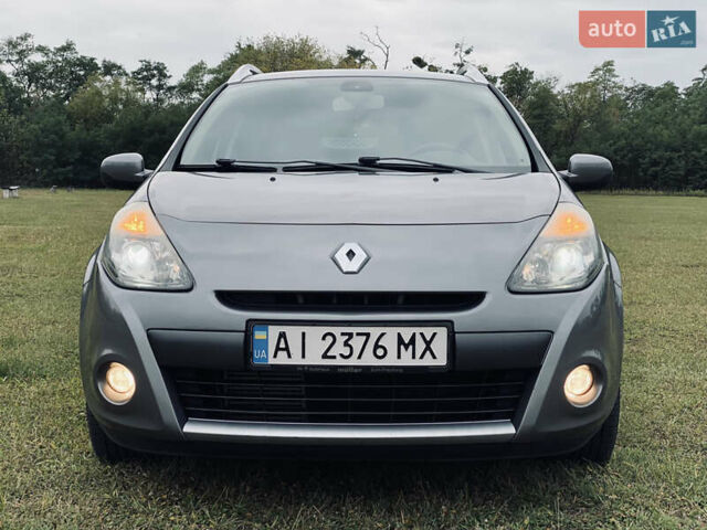 Сірий Рено Кліо, об'ємом двигуна 1.5 л та пробігом 260 тис. км за 5600 $, фото 1 на Automoto.ua
