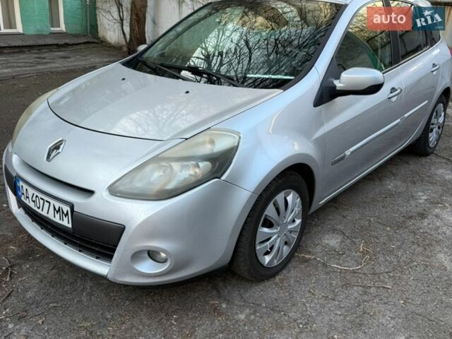 Серый Рено Клио, объемом двигателя 1.46 л и пробегом 248 тыс. км за 5100 $, фото 1 на Automoto.ua