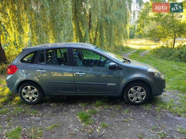 Серый Рено Клио, объемом двигателя 1.5 л и пробегом 276 тыс. км за 5999 $, фото 1 на Automoto.ua