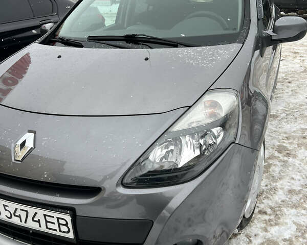 Сірий Рено Кліо, об'ємом двигуна 1.15 л та пробігом 154 тис. км за 5300 $, фото 1 на Automoto.ua