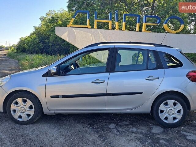 Серый Рено Клио, объемом двигателя 1.5 л и пробегом 221 тыс. км за 5500 $, фото 1 на Automoto.ua