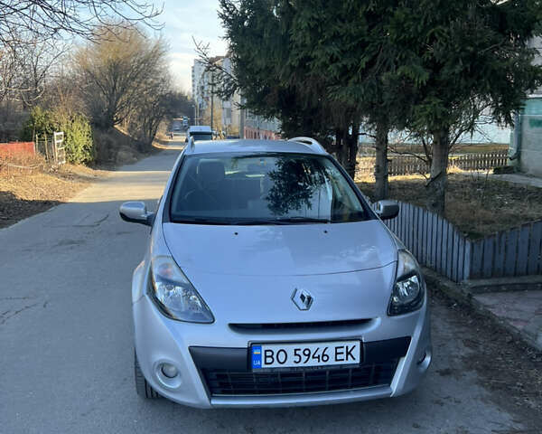 Серый Рено Клио, объемом двигателя 1.2 л и пробегом 200 тыс. км за 4200 $, фото 1 на Automoto.ua