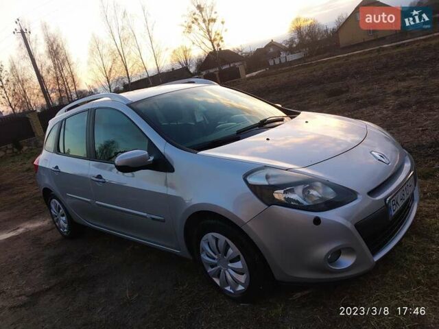 Серый Рено Клио, объемом двигателя 1.5 л и пробегом 209 тыс. км за 5850 $, фото 1 на Automoto.ua