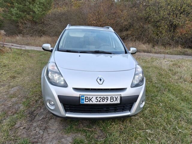 Серый Рено Клио, объемом двигателя 1.5 л и пробегом 201 тыс. км за 5800 $, фото 1 на Automoto.ua