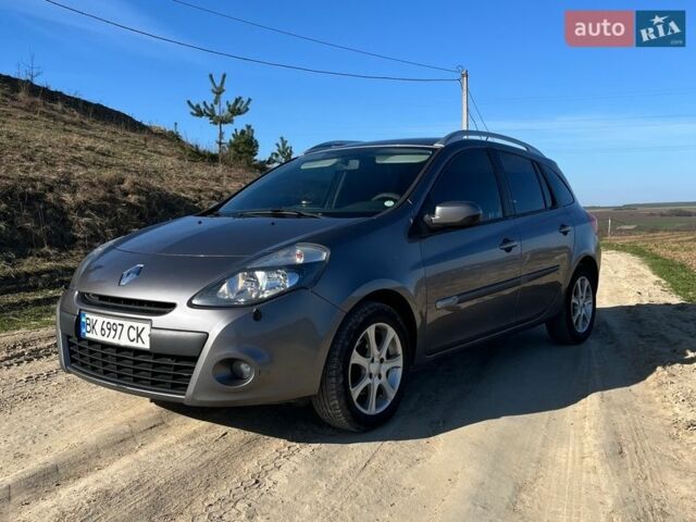 Серый Рено Клио, объемом двигателя 1.46 л и пробегом 210 тыс. км за 5200 $, фото 1 на Automoto.ua