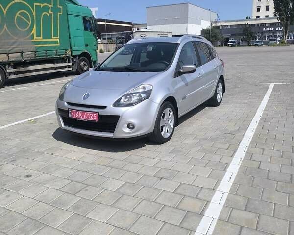Серый Рено Клио, объемом двигателя 1.5 л и пробегом 233 тыс. км за 6499 $, фото 1 на Automoto.ua
