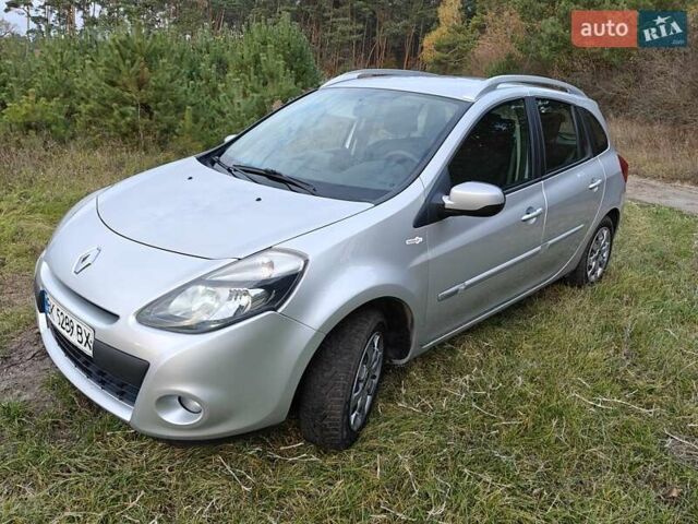 Серый Рено Клио, объемом двигателя 1.46 л и пробегом 202 тыс. км за 5900 $, фото 1 на Automoto.ua