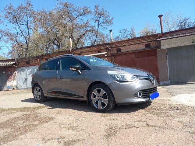 Серый Рено Клио, объемом двигателя 0 л и пробегом 278 тыс. км за 8000 $, фото 1 на Automoto.ua