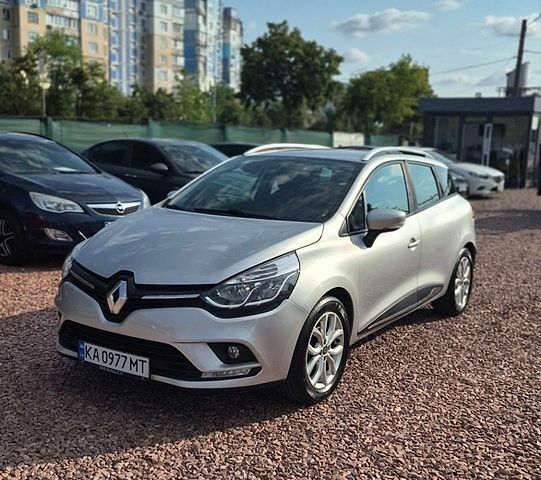 Серый Рено Клио, объемом двигателя 1.46 л и пробегом 151 тыс. км за 10500 $, фото 1 на Automoto.ua