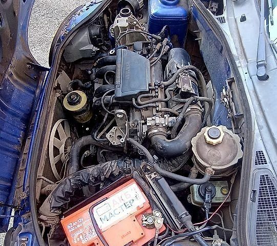 Синий Рено Клио, объемом двигателя 1.1 л и пробегом 230 тыс. км за 2000 $, фото 1 на Automoto.ua