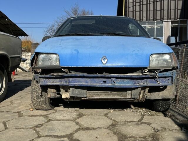 Синій Рено Кліо, об'ємом двигуна 1.4 л та пробігом 147 тис. км за 452 $, фото 1 на Automoto.ua