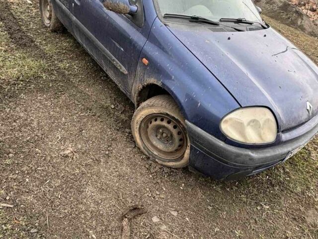 Синий Рено Клио, объемом двигателя 1.2 л и пробегом 250 тыс. км за 700 $, фото 1 на Automoto.ua