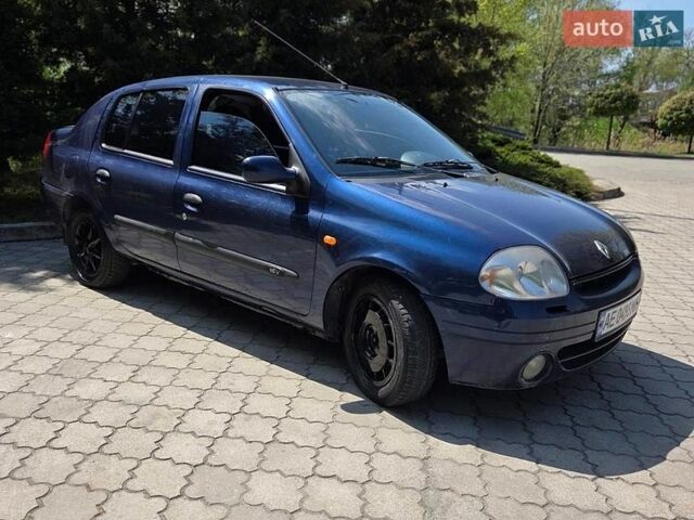 Синий Рено Клио, объемом двигателя 1.4 л и пробегом 290 тыс. км за 1950 $, фото 1 на Automoto.ua