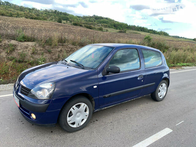 Синий Рено Клио, объемом двигателя 1.2 л и пробегом 152 тыс. км за 2999 $, фото 1 на Automoto.ua