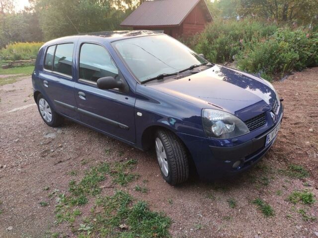 Синий Рено Клио, объемом двигателя 1.1 л и пробегом 97 тыс. км за 4200 $, фото 1 на Automoto.ua