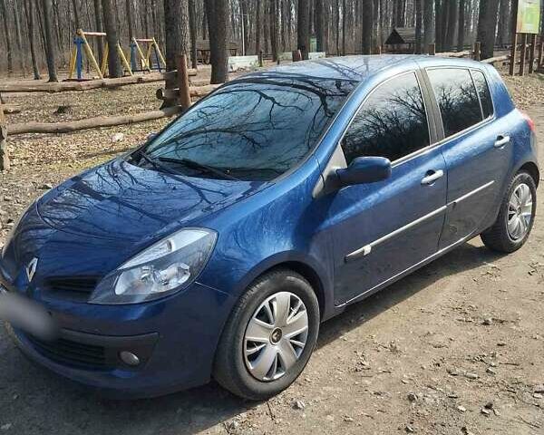 Синий Рено Клио, объемом двигателя 1.2 л и пробегом 274 тыс. км за 4300 $, фото 1 на Automoto.ua