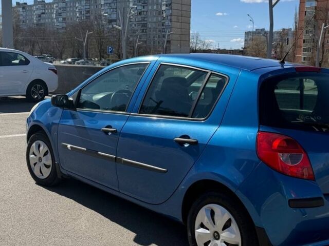 Синій Рено Кліо, об'ємом двигуна 1.2 л та пробігом 204 тис. км за 3800 $, фото 1 на Automoto.ua