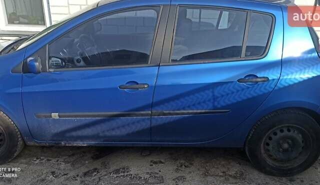 Синий Рено Клио, объемом двигателя 1.39 л и пробегом 188 тыс. км за 4000 $, фото 1 на Automoto.ua