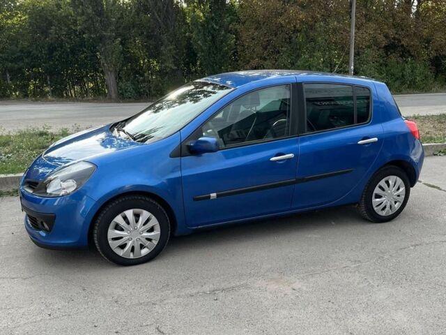 Синий Рено Клио, объемом двигателя 0 л и пробегом 206 тыс. км за 5200 $, фото 1 на Automoto.ua