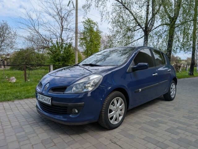 Синий Рено Клио, объемом двигателя 1.6 л и пробегом 178 тыс. км за 5700 $, фото 1 на Automoto.ua