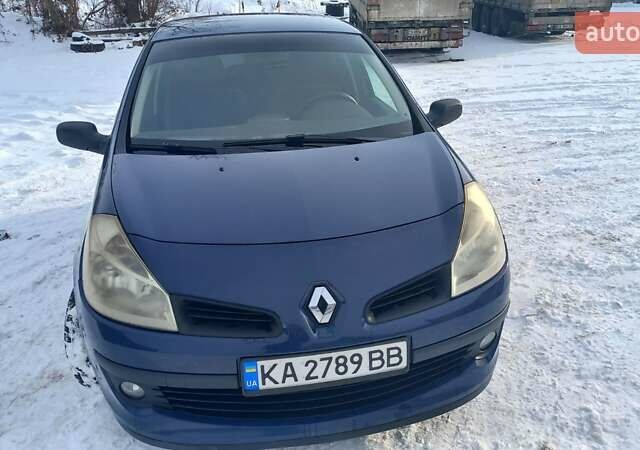Синий Рено Клио, объемом двигателя 1.15 л и пробегом 300 тыс. км за 3700 $, фото 1 на Automoto.ua
