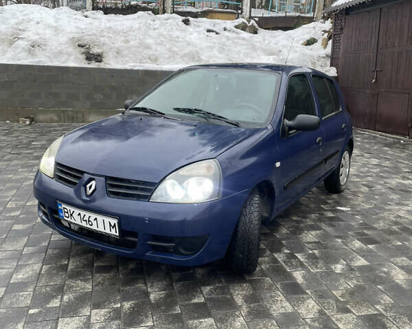 Синий Рено Клио, объемом двигателя 1.15 л и пробегом 240 тыс. км за 3250 $, фото 1 на Automoto.ua