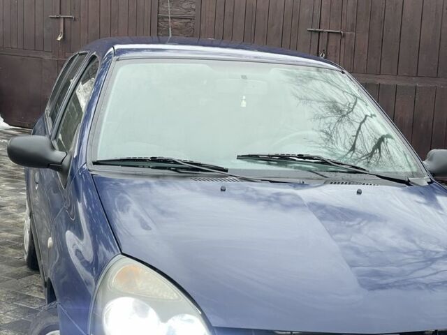 Синий Рено Клио, объемом двигателя 1.1 л и пробегом 240 тыс. км за 3250 $, фото 1 на Automoto.ua