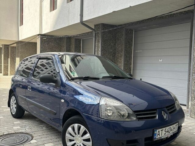 Синий Рено Клио, объемом двигателя 1.15 л и пробегом 196 тыс. км за 3200 $, фото 1 на Automoto.ua