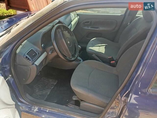Синий Рено Клио, объемом двигателя 1.2 л и пробегом 235 тыс. км за 2500 $, фото 1 на Automoto.ua